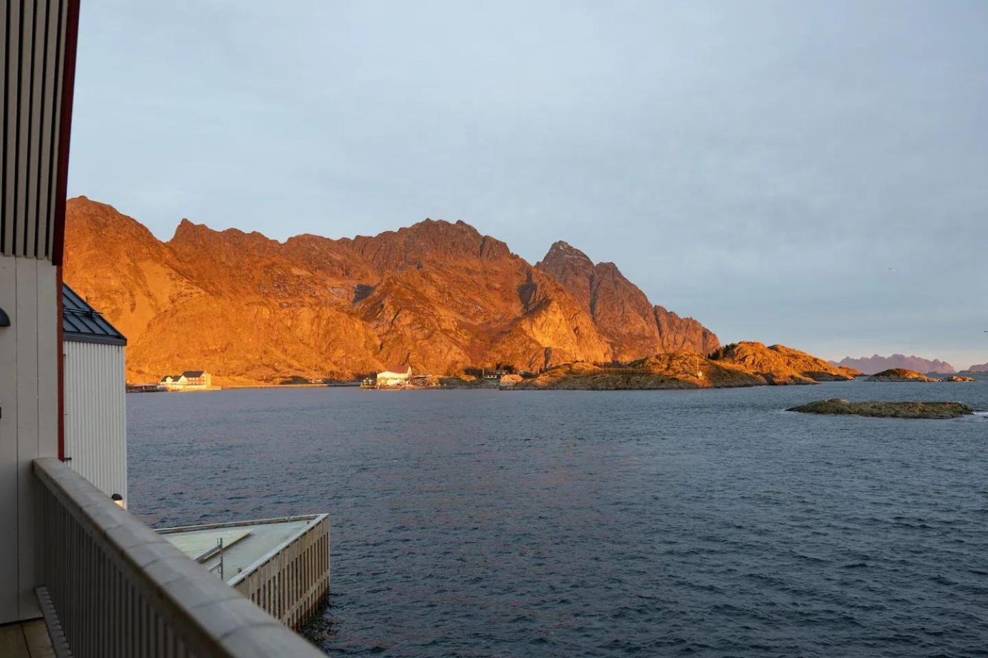Leilighet Med Fantastisk Utsikt Henningsvær Dış mekan fotoğraf